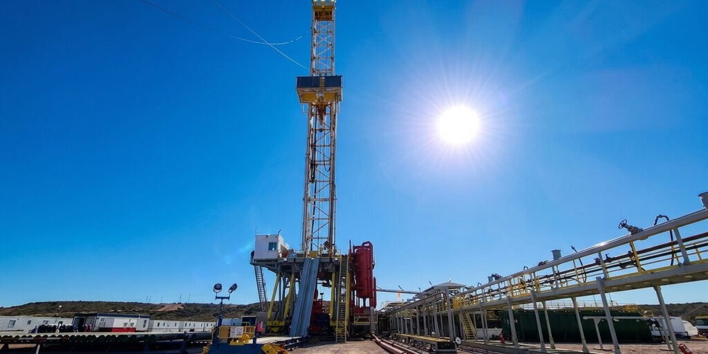 Pozos slim en Vaca Muerta: nuevo récord de YPF con 4.770 metros de rama lateral