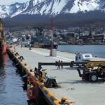 Puerto de Ushuaia: la ANPYN reemplaza las defensas del muelle y despeja espacio operativo antes de la temporada de cruceros