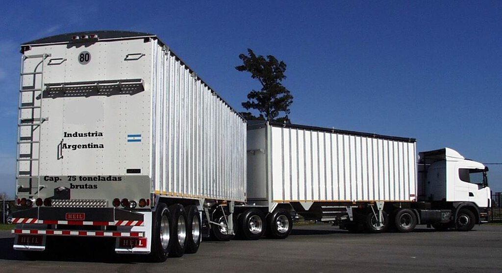 Bitrenes en Vaca Muerta: una prueba de seis meses por la Ruta 17 busca reducir los camiones de arena