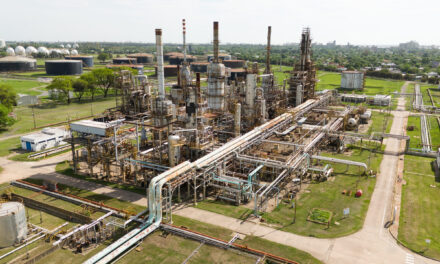 La ex refinería de San Lorenzo se prepara para exportar combustible de aviación por el Paraná