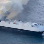 Incendio en el Maersk Lanco compromete carga de langostino argentino rumbo a Europa