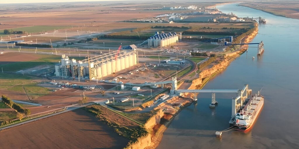 AFA y UAA analizan sumarse al puerto de Timbúes: las cooperativas vuelven a la costa