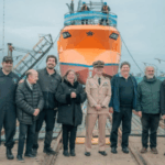 Botadura del pesquero Kim G: tres empresas navales argentinas ponen a flote un costero para Rawson